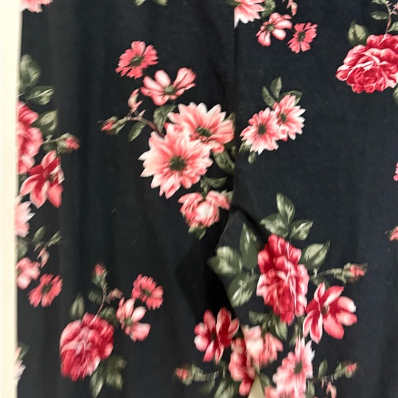 No Boundaries Black Floral Pants - Picture 3 of 5